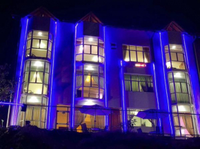 Drizzle Ridge Hotel